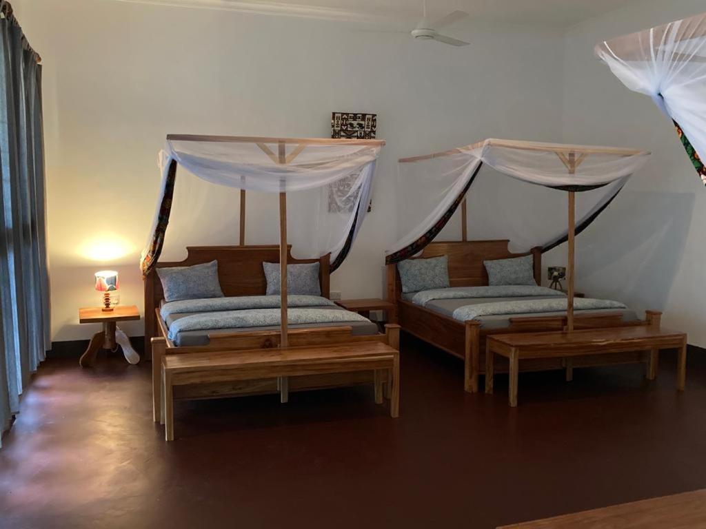 Villa Camp Bastian Mikumi Esterno foto